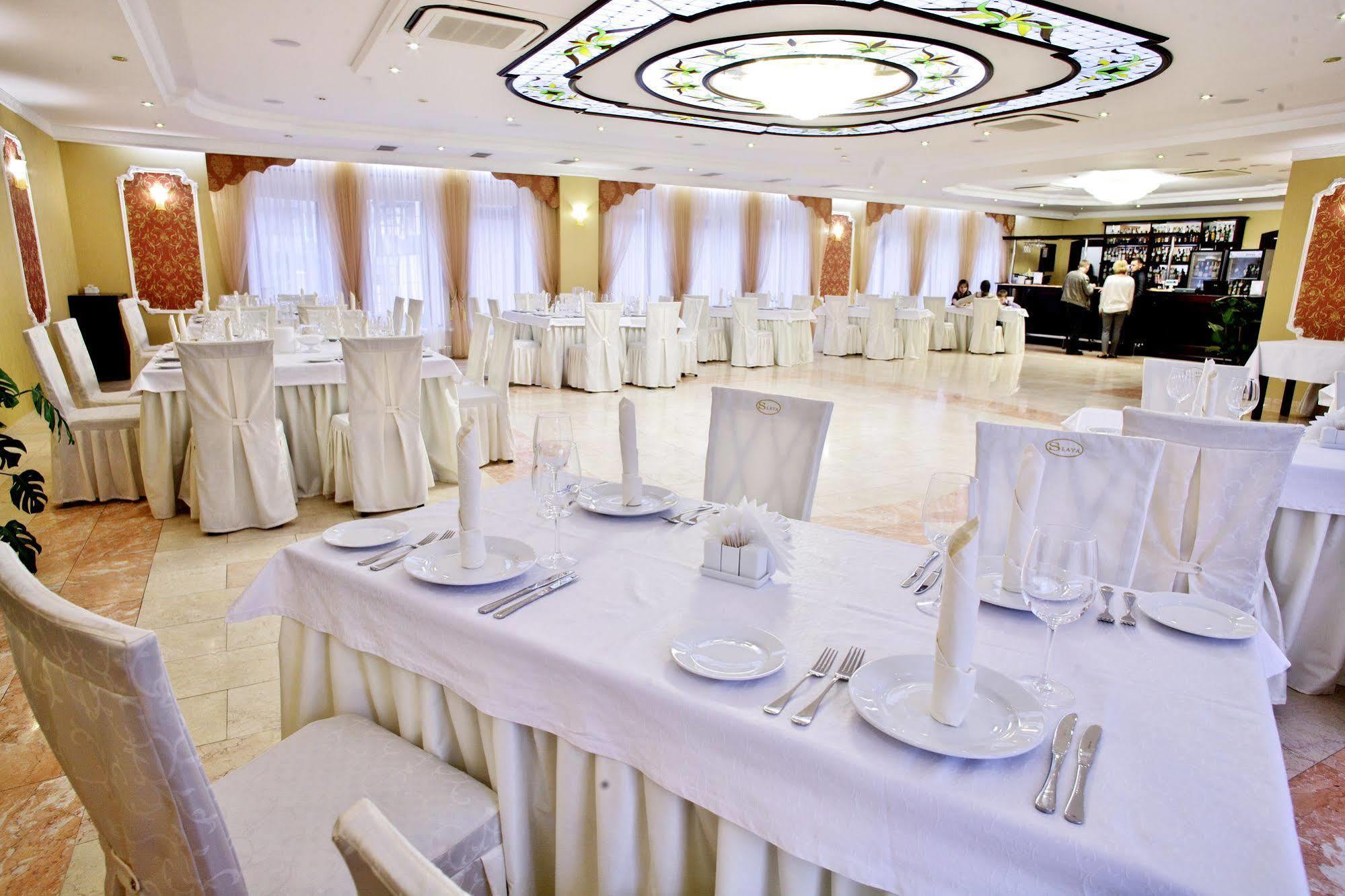 Slava Hotel Zaporizhia Luaran gambar